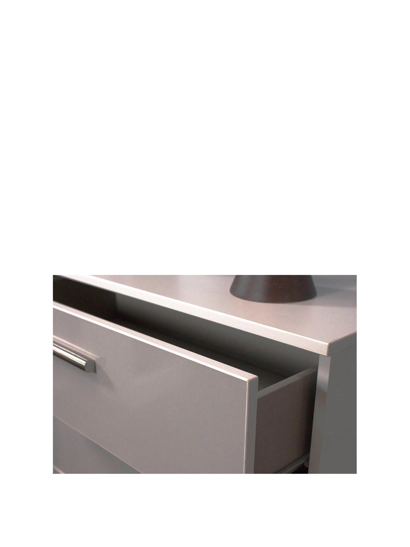 SWIFT Montreal Gloss Ready Assembled 3 Drawer Bedside Chest 5 SWIFT Montreal Gloss Ready Assembled 3 Drawer Bedside Chest - Image 3