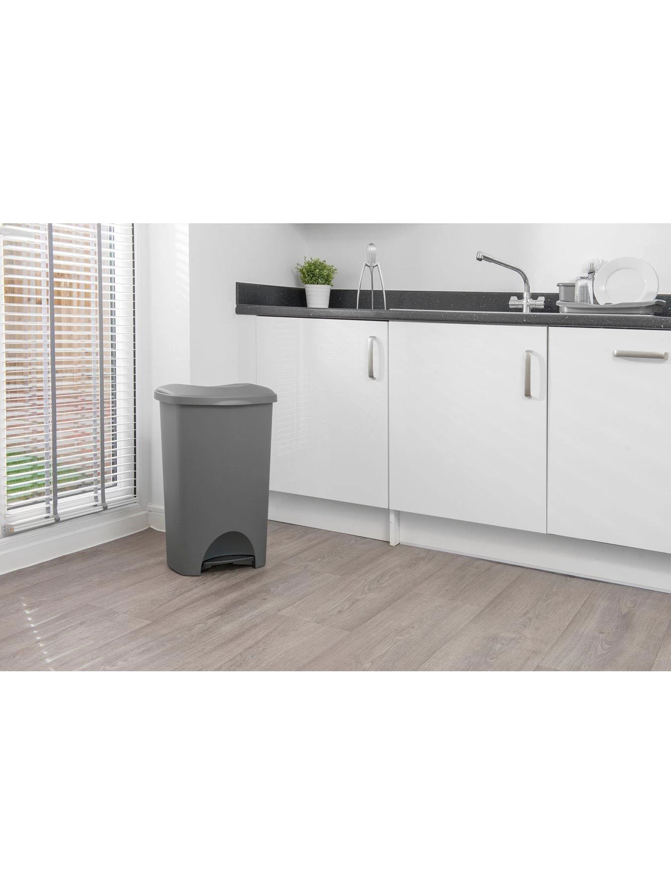 Addis 50-litre Pedal Bin In Metallic Silver 6 Addis 50-litre Pedal Bin In Metallic Silver - Image 4