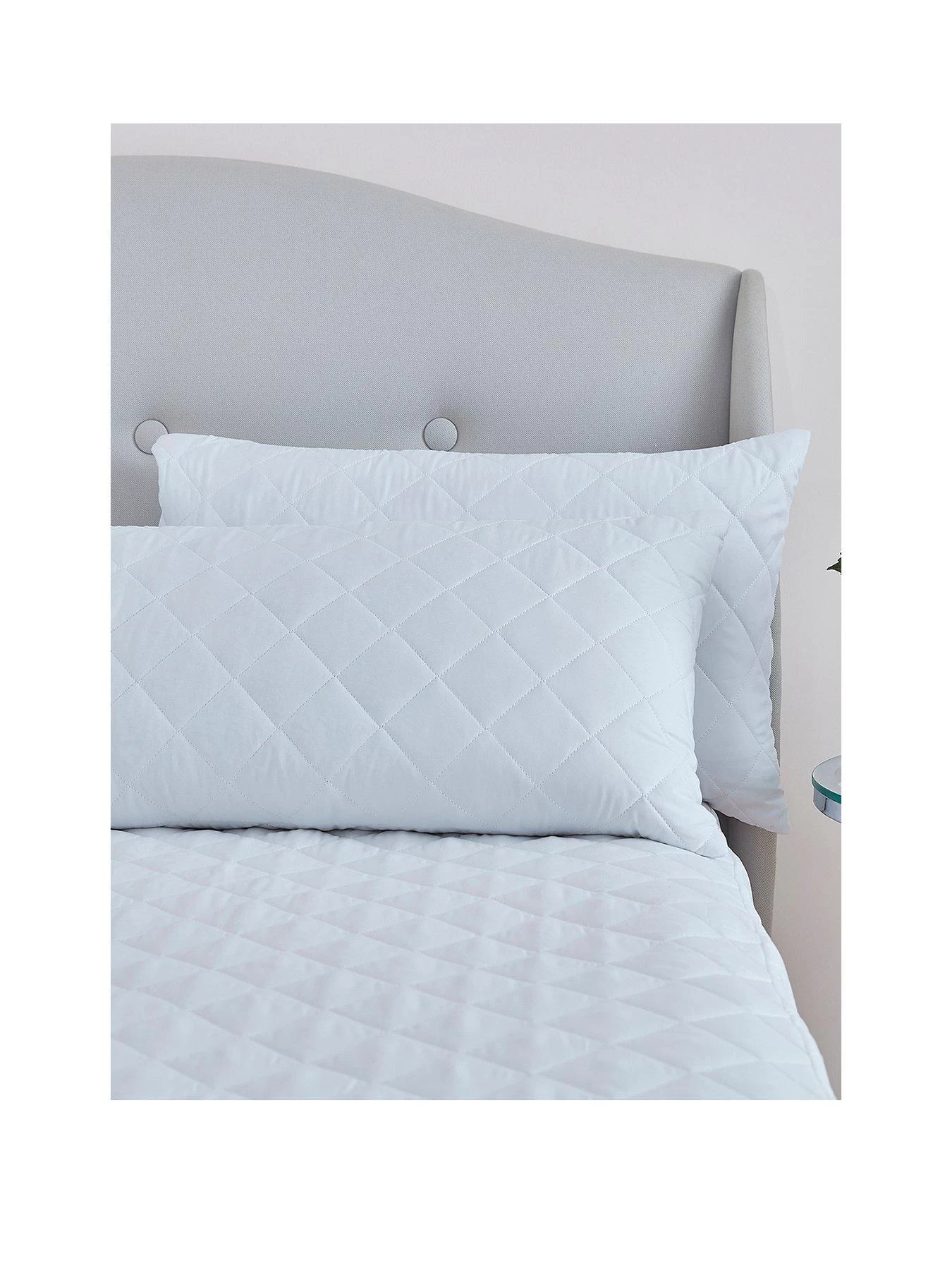 Silentnight Luxury Collection Soft As Silk Pillow Protectors (Pair) 4 Silentnight Luxury Collection Soft As Silk Pillow Protectors (Pair) - Image 2