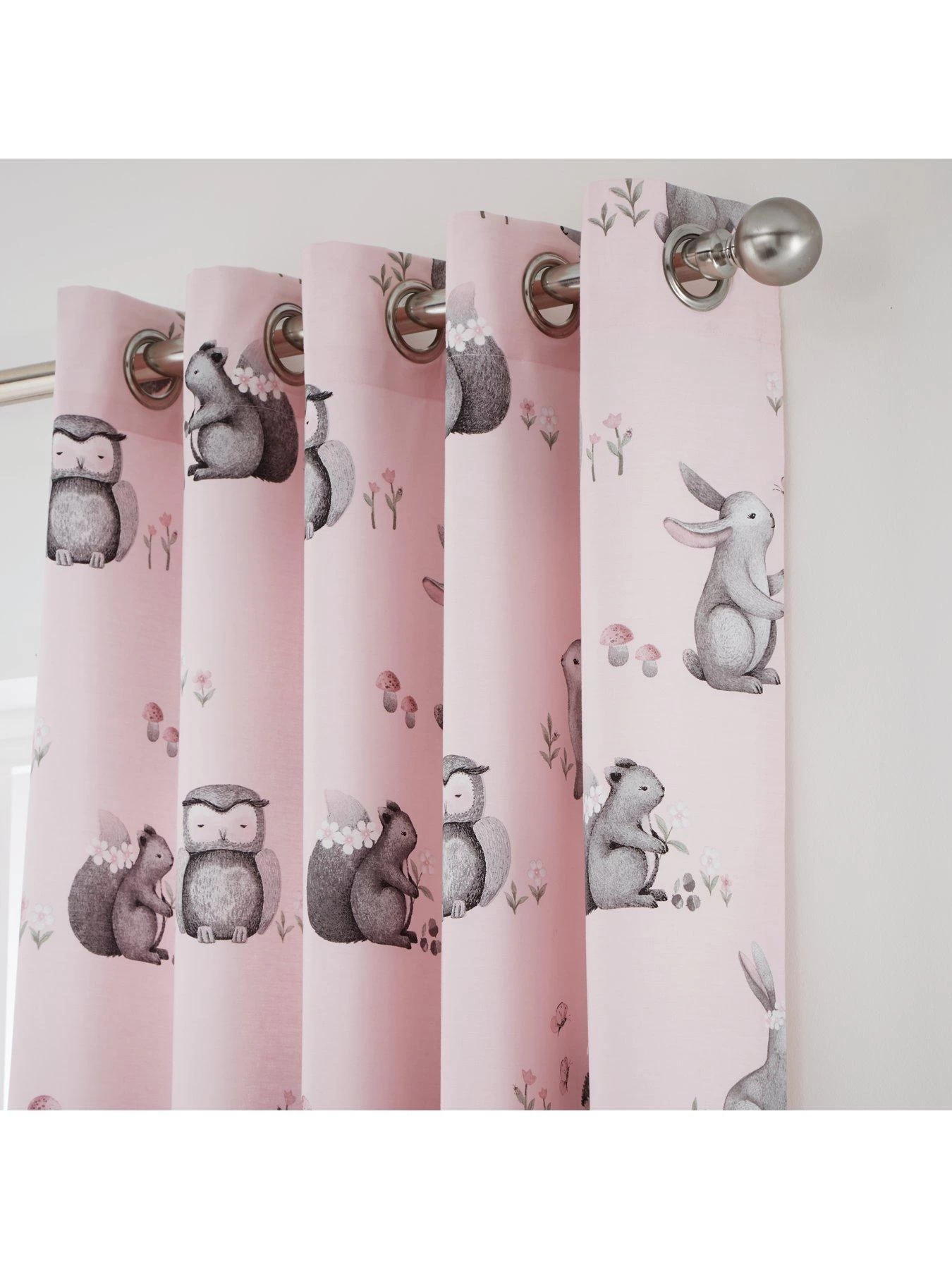 Catherine Lansfield Woodland Friends Easy Care Eyelet Lined Curtains 4 Catherine Lansfield Woodland Friends Easy Care Eyelet Lined Curtains - Image 2