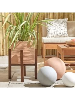Very Home Square Planter On Wooden Legs - Sand