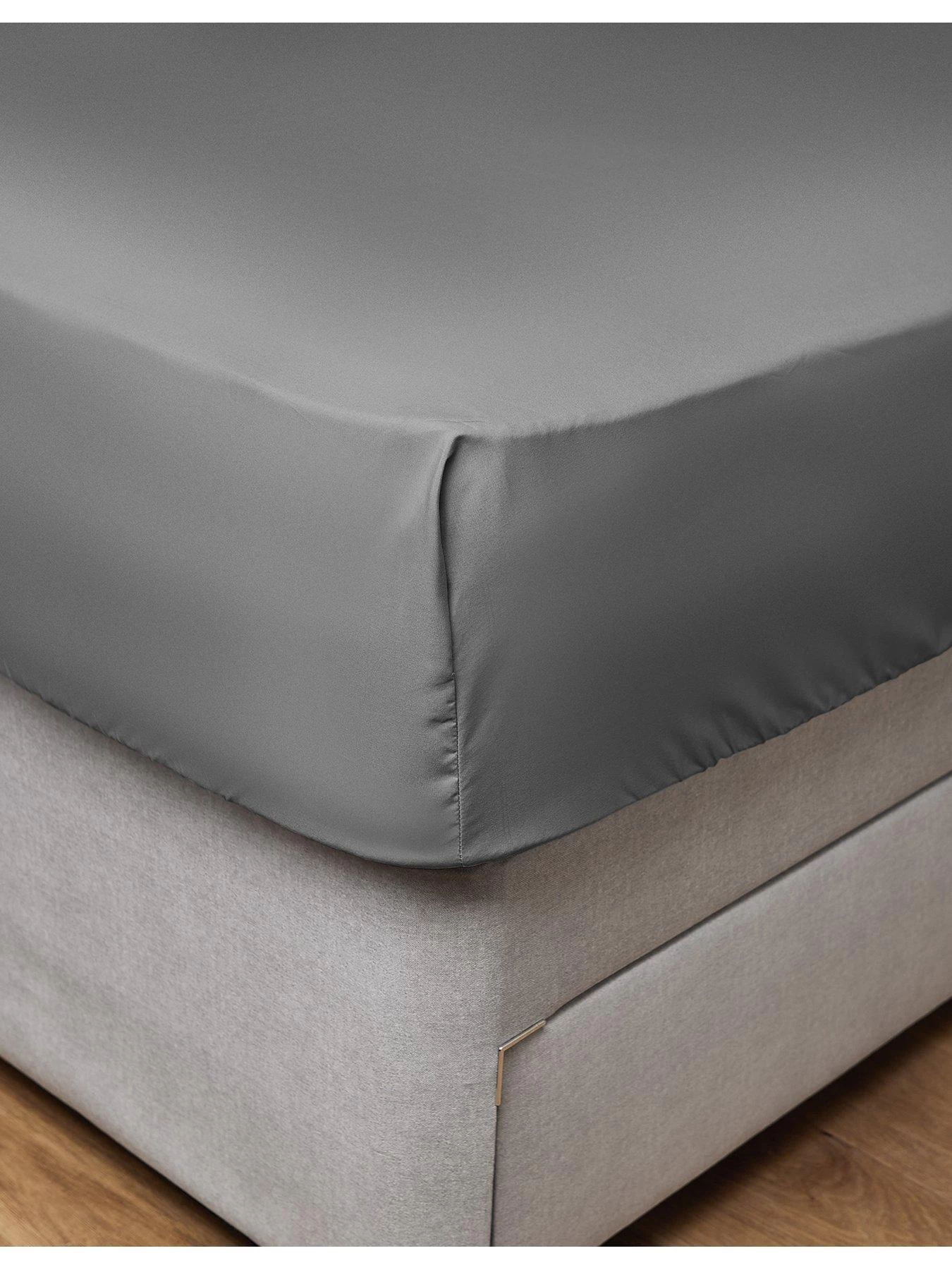 Silentnight Supersoft Fitted Sheet 28 cm - Charcoal 5 Silentnight Supersoft Fitted Sheet 28 cm - Charcoal - Image 3