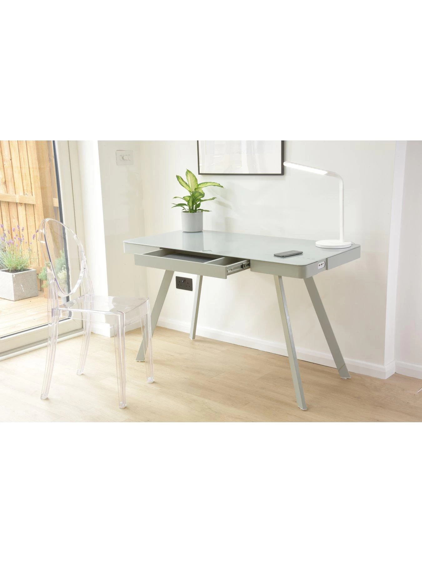 Koble Silas 2.0 Desk With Wireless Charging, Speakers And Bluetooth Connection - Light Grey 7 Koble Silas 2.0 Desk With Wireless Charging, Speakers And Bluetooth Connection - Light Grey - Image 5