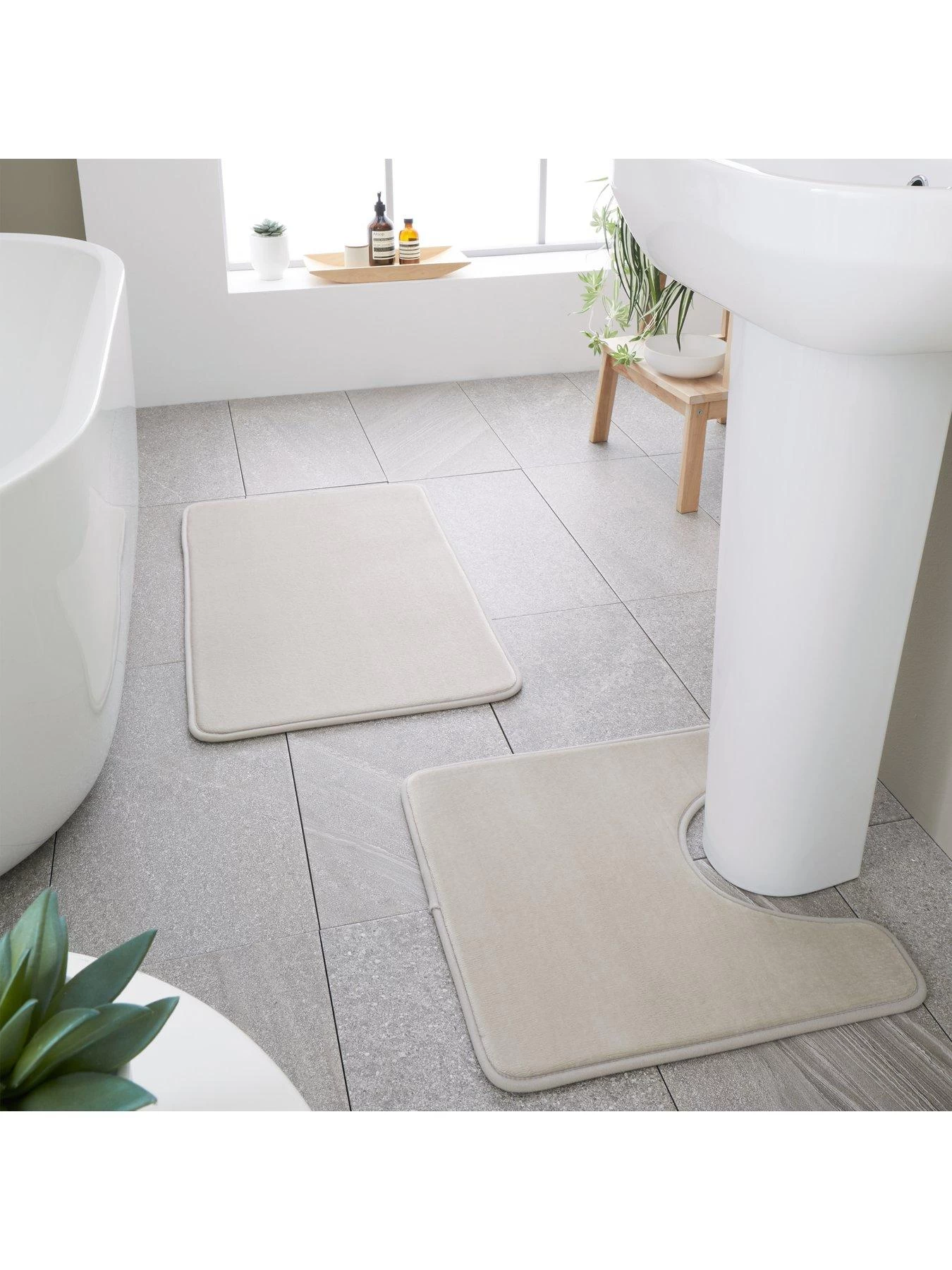 Catherine Lansfield Anti Bacterial Memory Foam Bath Mat & Pedestal Mat Set 4 Catherine Lansfield Anti Bacterial Memory Foam Bath Mat & Pedestal Mat Set - Image 2