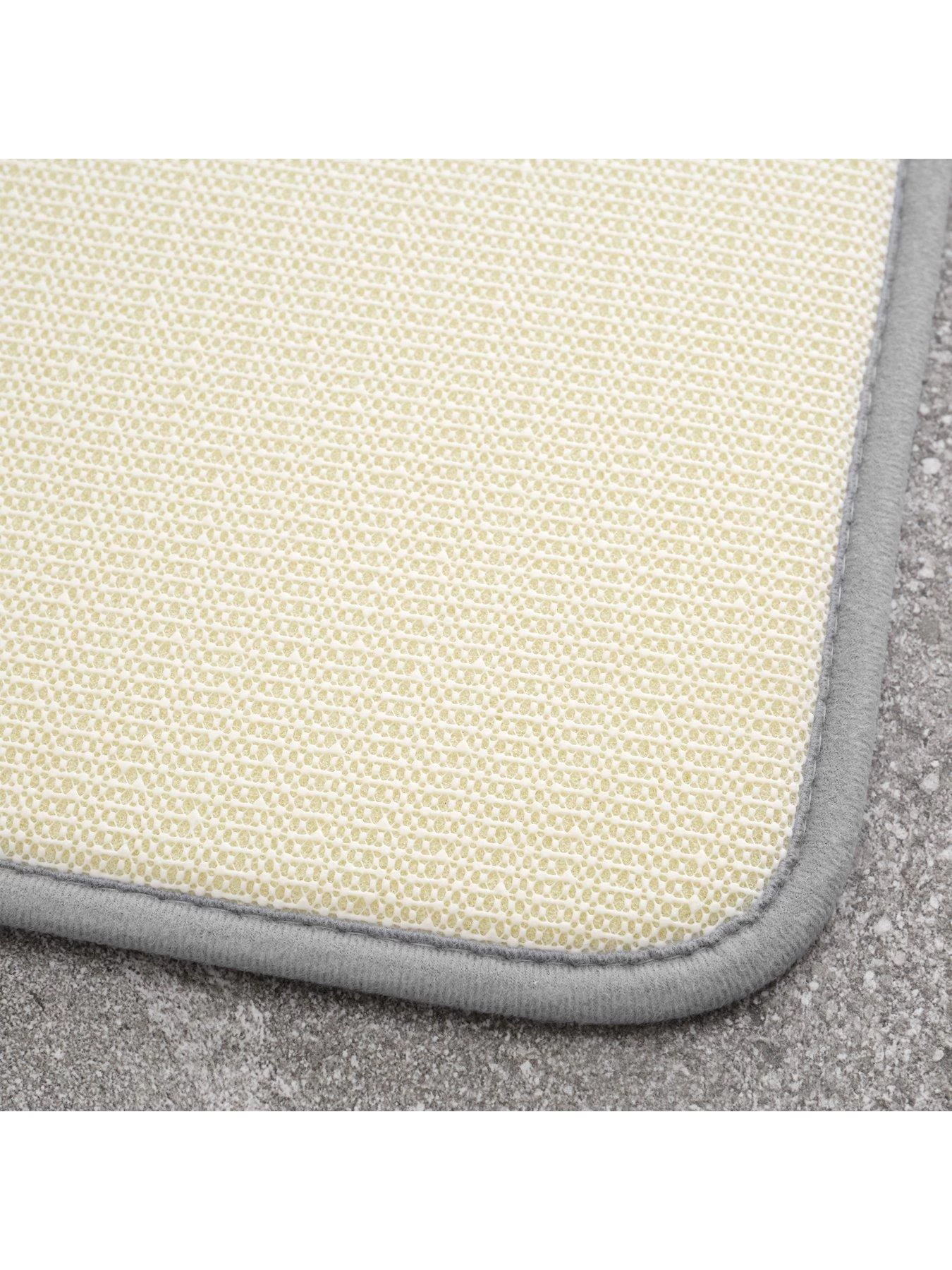 Catherine Lansfield Anti-Bacterial Memory Foam Bath And Pedestal Mat Set 5 Catherine Lansfield Anti-Bacterial Memory Foam Bath And Pedestal Mat Set - Image 3
