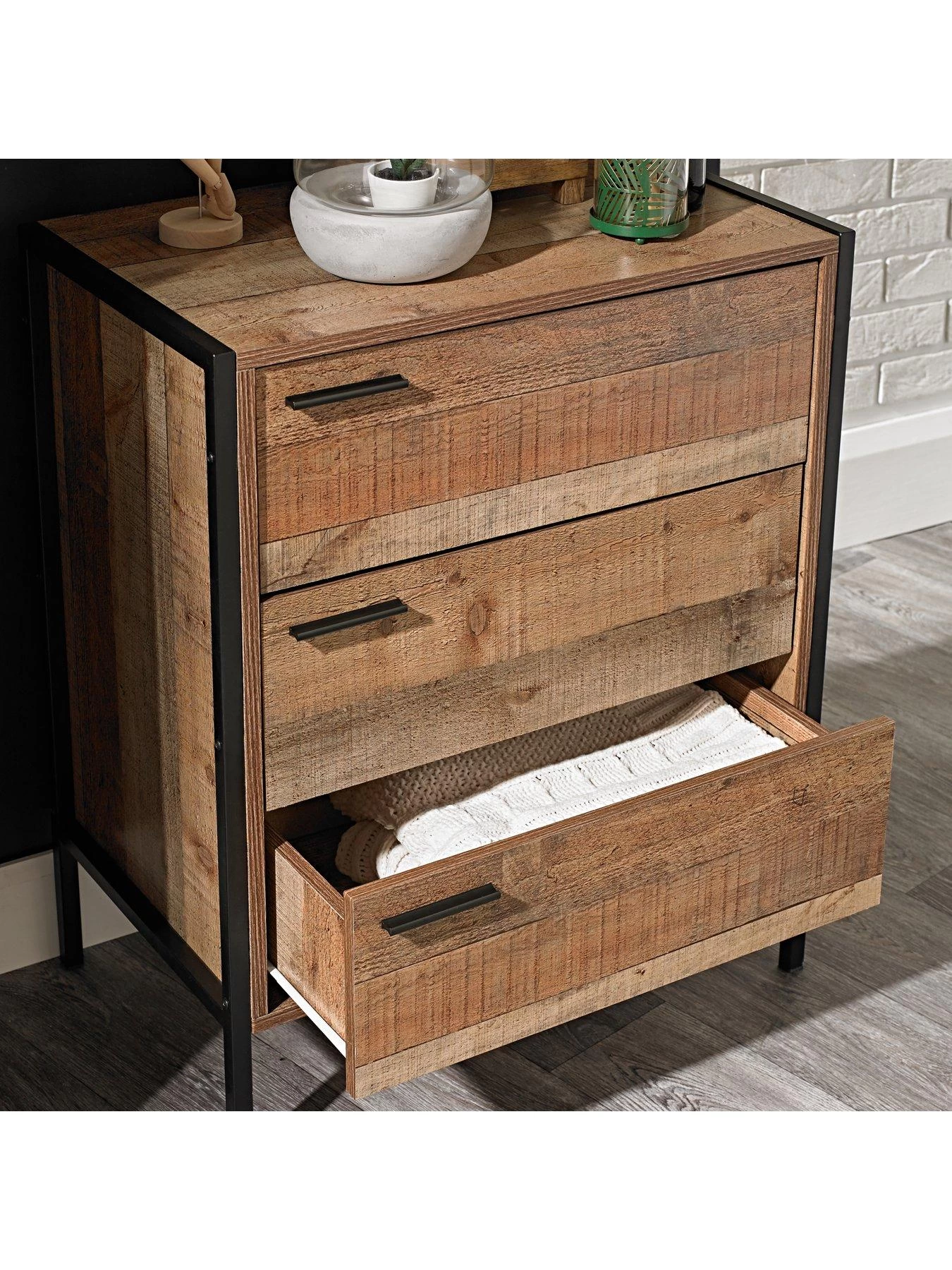 LPD Furniture Hoxton 3 Drawer Chest 6 LPD Furniture Hoxton 3 Drawer Chest - Image 4