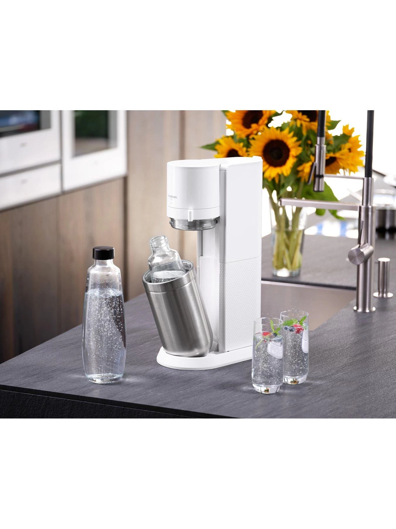 SodaStream Duo Sparkling Water Maker - White 7 SodaStream Duo Sparkling Water Maker - White - Image 5