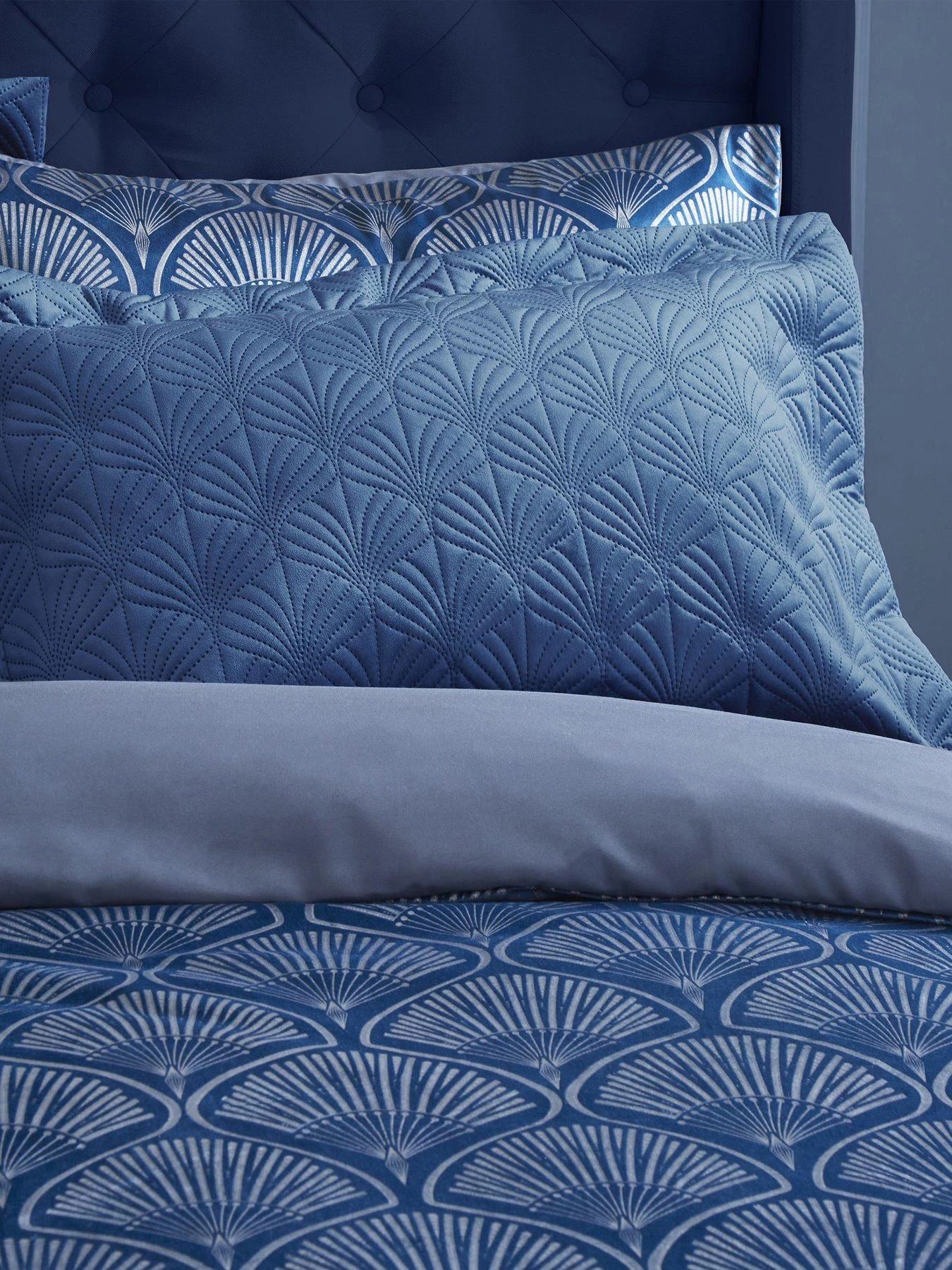 Catherine Lansfield Art Deco Pearl Pillowsham Pair In Navy 4 Catherine Lansfield Art Deco Pearl Pillowsham Pair In Navy - Image 2