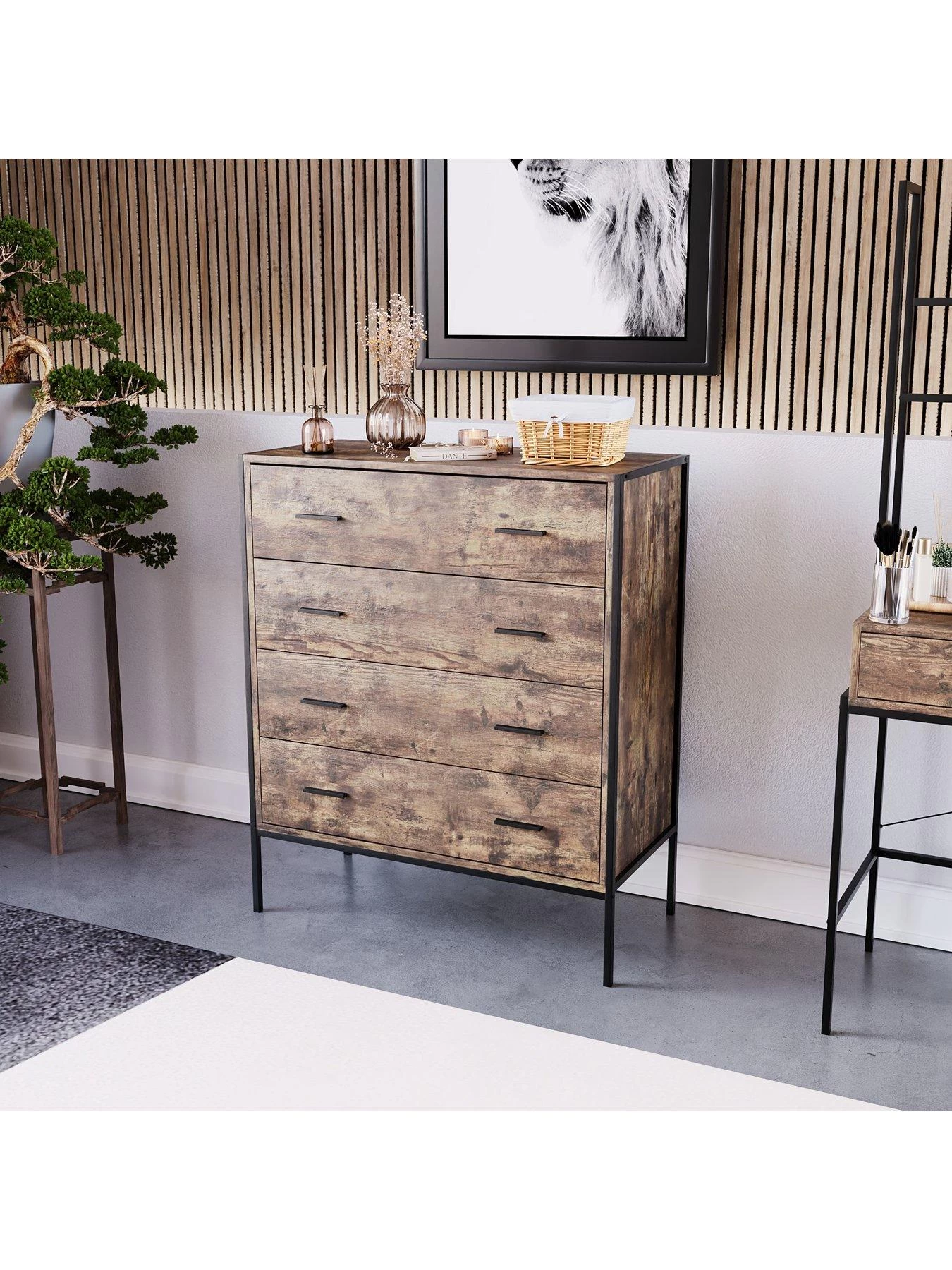 Vida Designs Brooklyn 4 Drawer Chest - Dark Oak 3 Vida Designs Brooklyn 4 Drawer Chest - Dark Oak