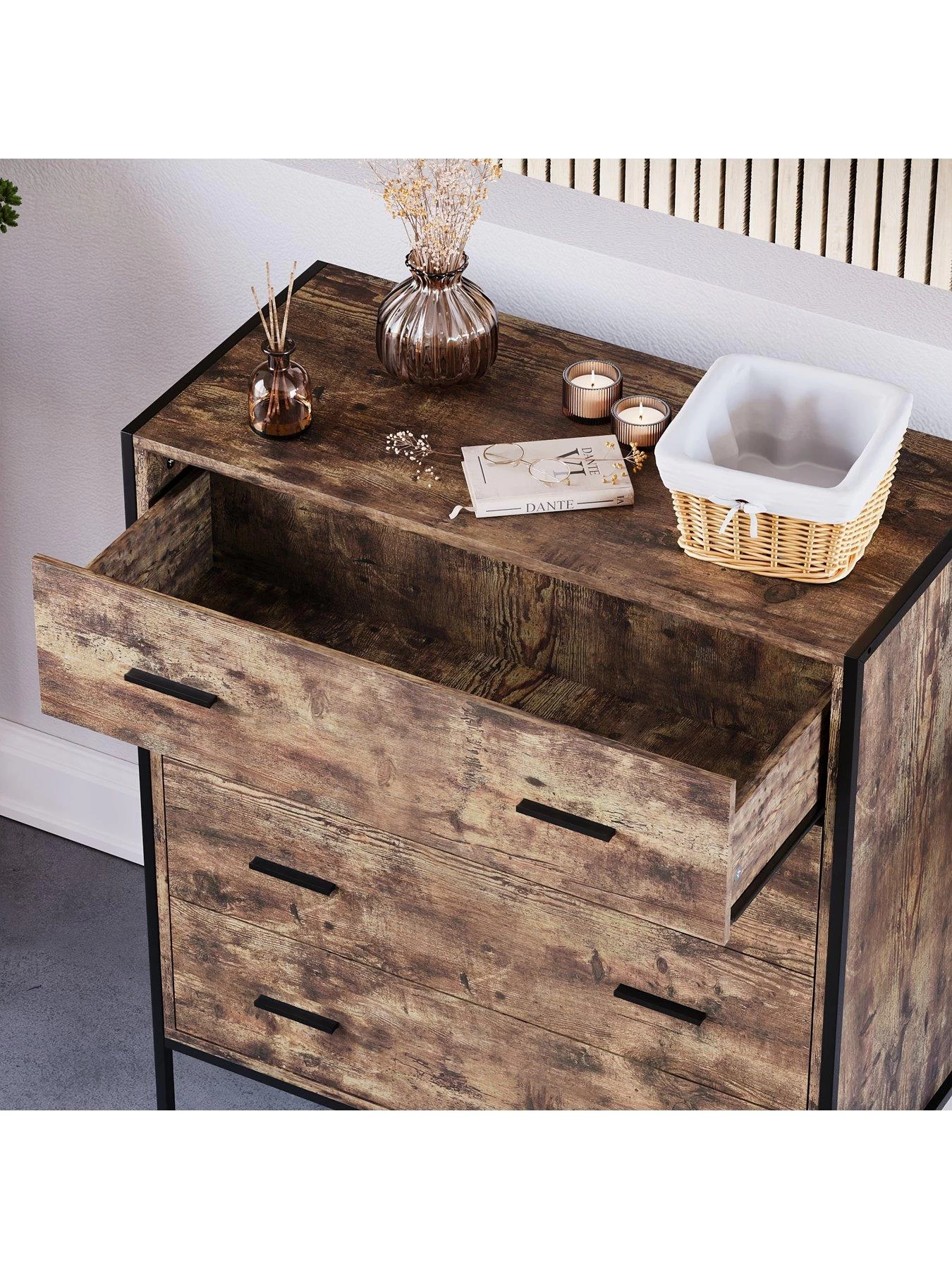 Vida Designs Brooklyn 4 Drawer Chest - Dark Oak 7 Vida Designs Brooklyn 4 Drawer Chest - Dark Oak - Image 5