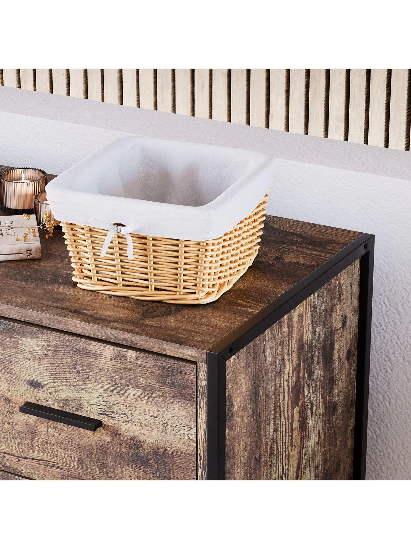 Vida Designs Brooklyn 4 Drawer Chest - Dark Oak 8 Vida Designs Brooklyn 4 Drawer Chest - Dark Oak - Image 6