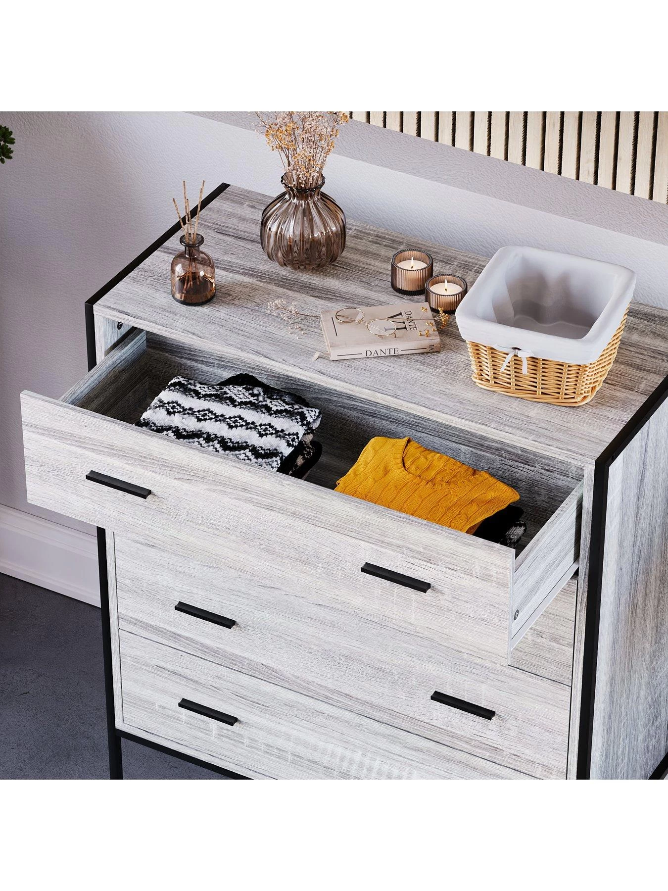 Vida Designs Brooklyn 4 Drawer Chest - Grey Oak 7 Vida Designs Brooklyn 4 Drawer Chest - Grey Oak - Image 5