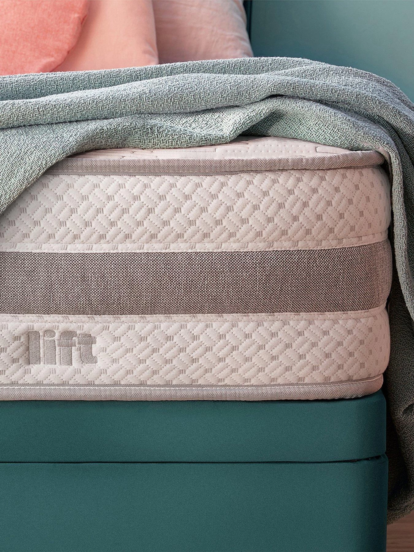 Silentnight Lift Replenish 2000 Pocket Mattress 8 Silentnight Lift Replenish 2000 Pocket Mattress - Image 6