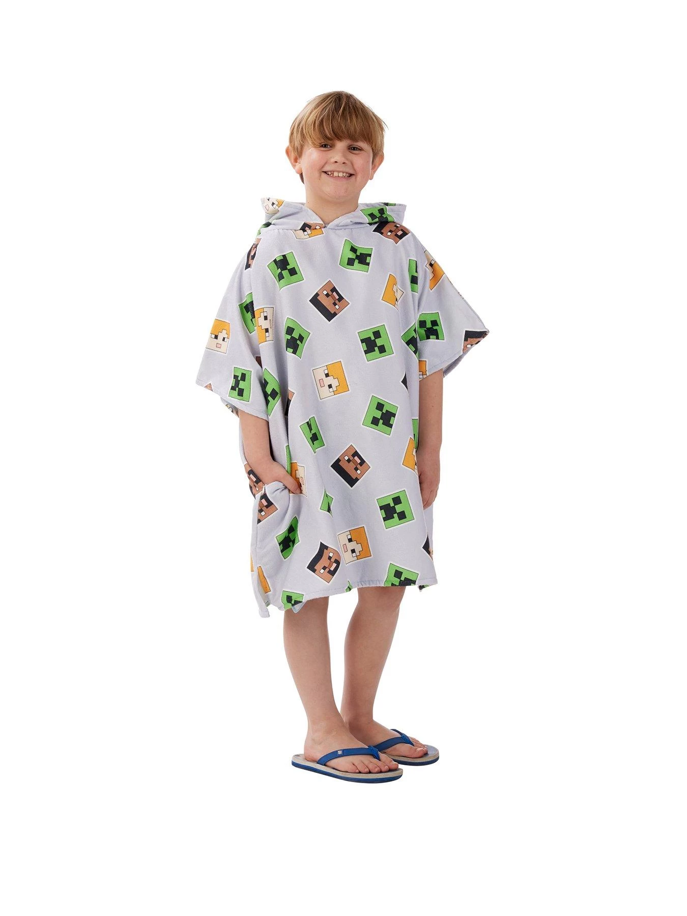 Minecraft Hooded Towel Medium 4 Minecraft Hooded Towel Medium - Image 2