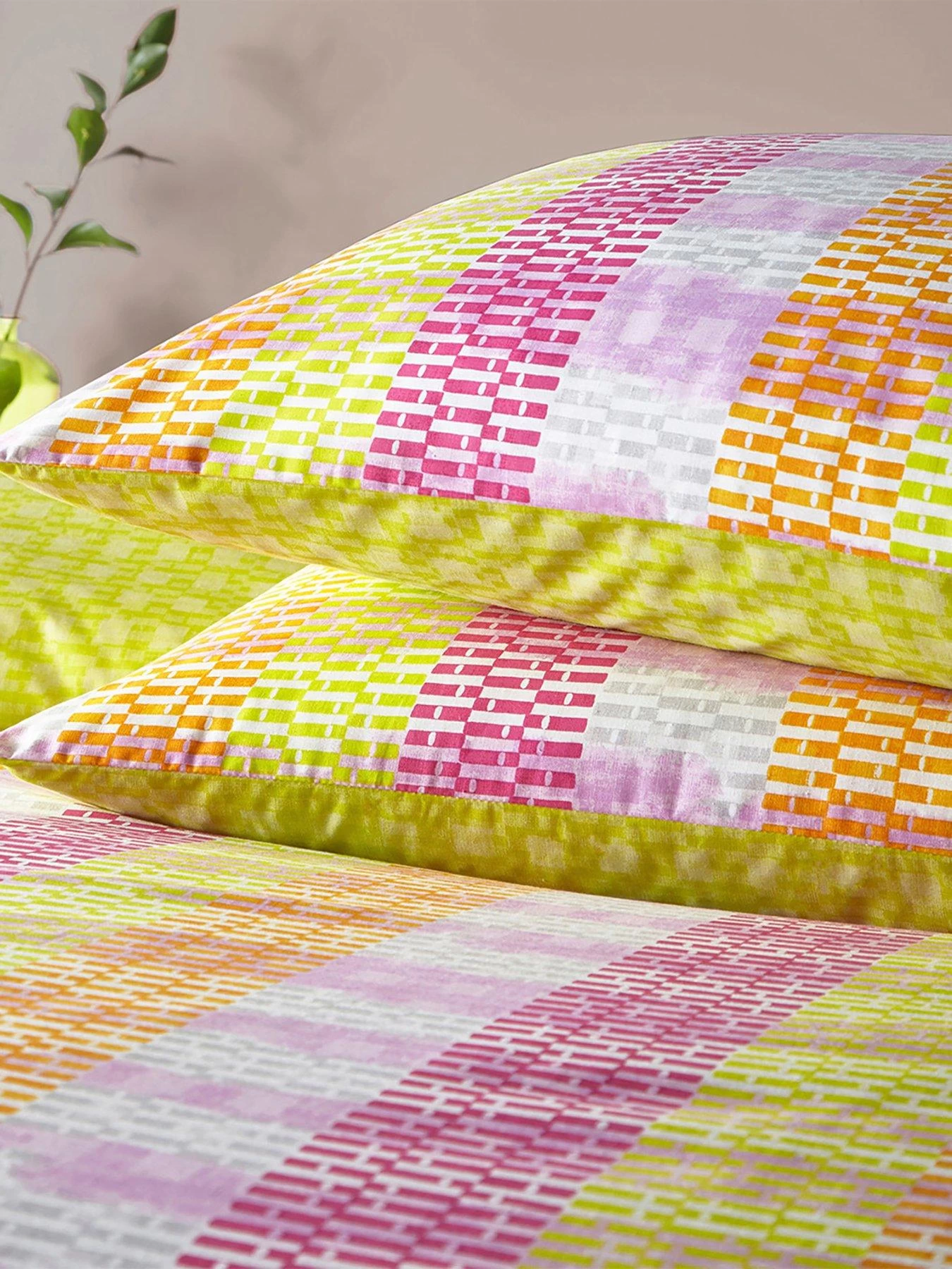 Furn Neola Multi Duvet Cover Set 6 Furn Neola Multi Duvet Cover Set - Image 4