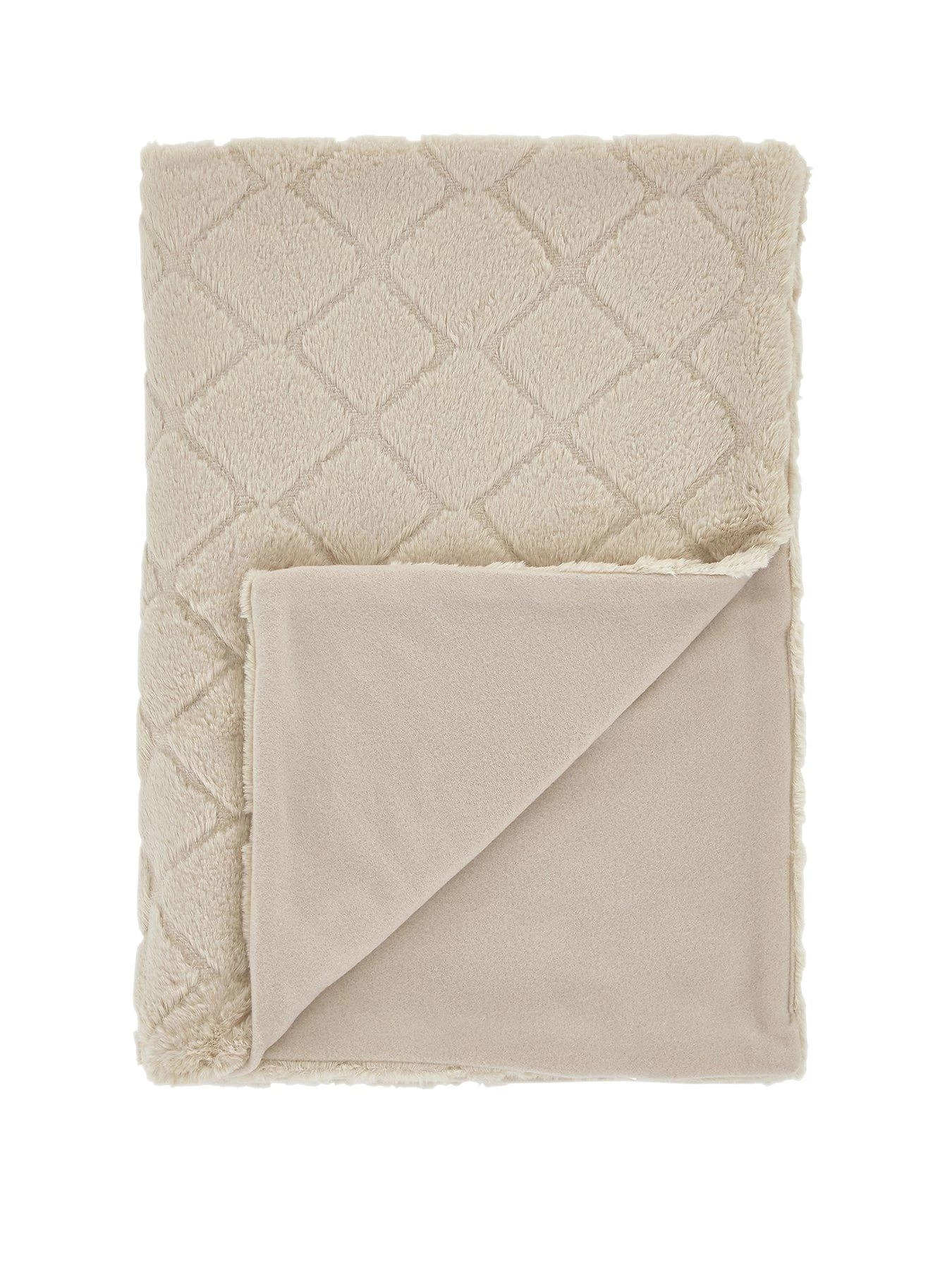 Catherine Lansfield Cosy Diamond Soft Throw - Natural 4 Catherine Lansfield Cosy Diamond Soft Throw - Natural - Image 2