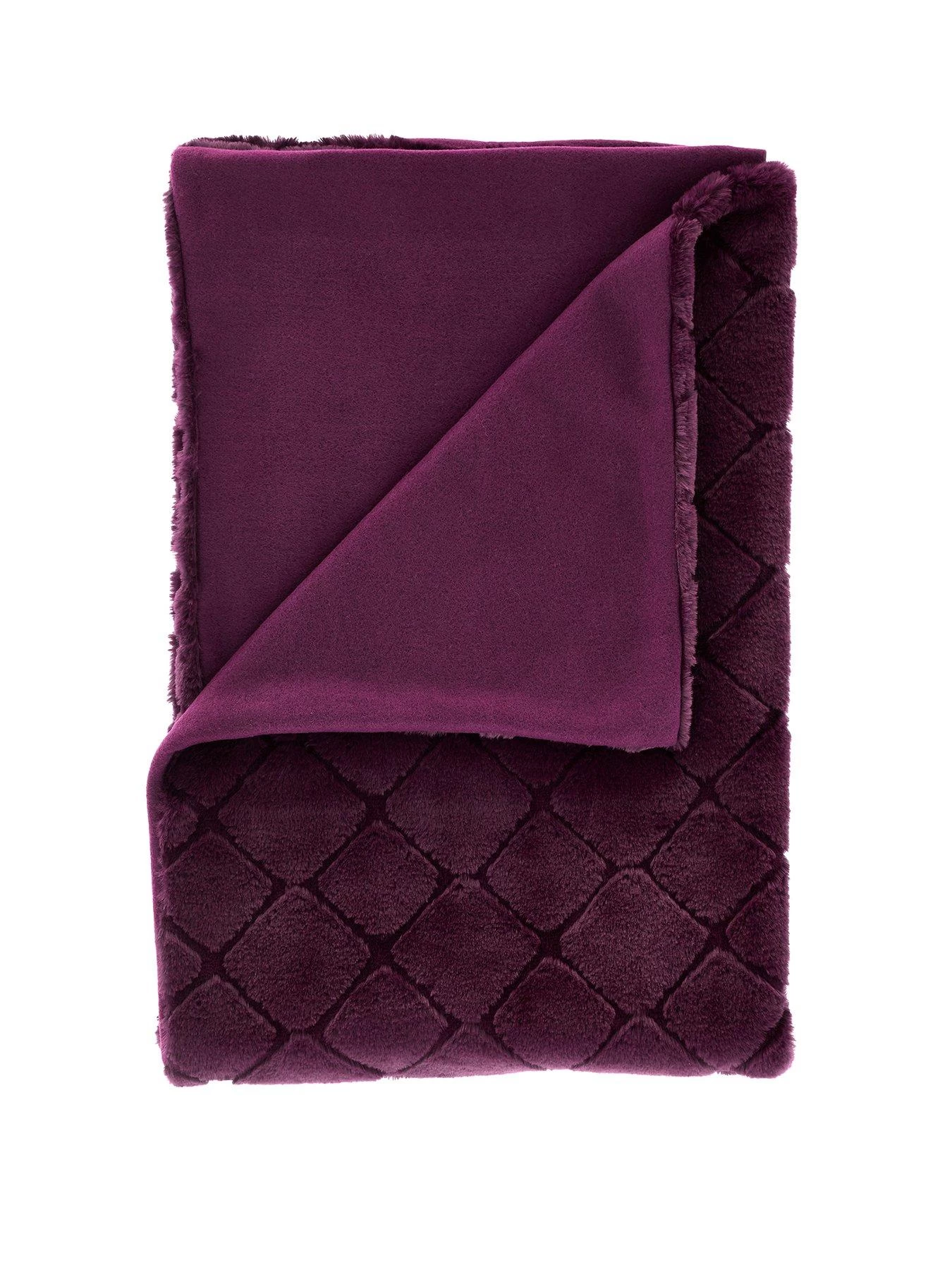 Catherine Lansfield Cosy Diamond Soft Throw - Plum 4 Catherine Lansfield Cosy Diamond Soft Throw - Plum - Image 2