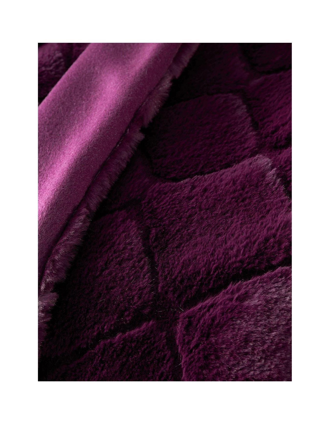 Catherine Lansfield Cosy Diamond Soft Throw - Plum 5 Catherine Lansfield Cosy Diamond Soft Throw - Plum - Image 3
