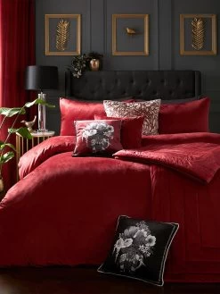 Laurence Llewelyn-Bowen Chic Velvet Bedspread Throw - Claret
