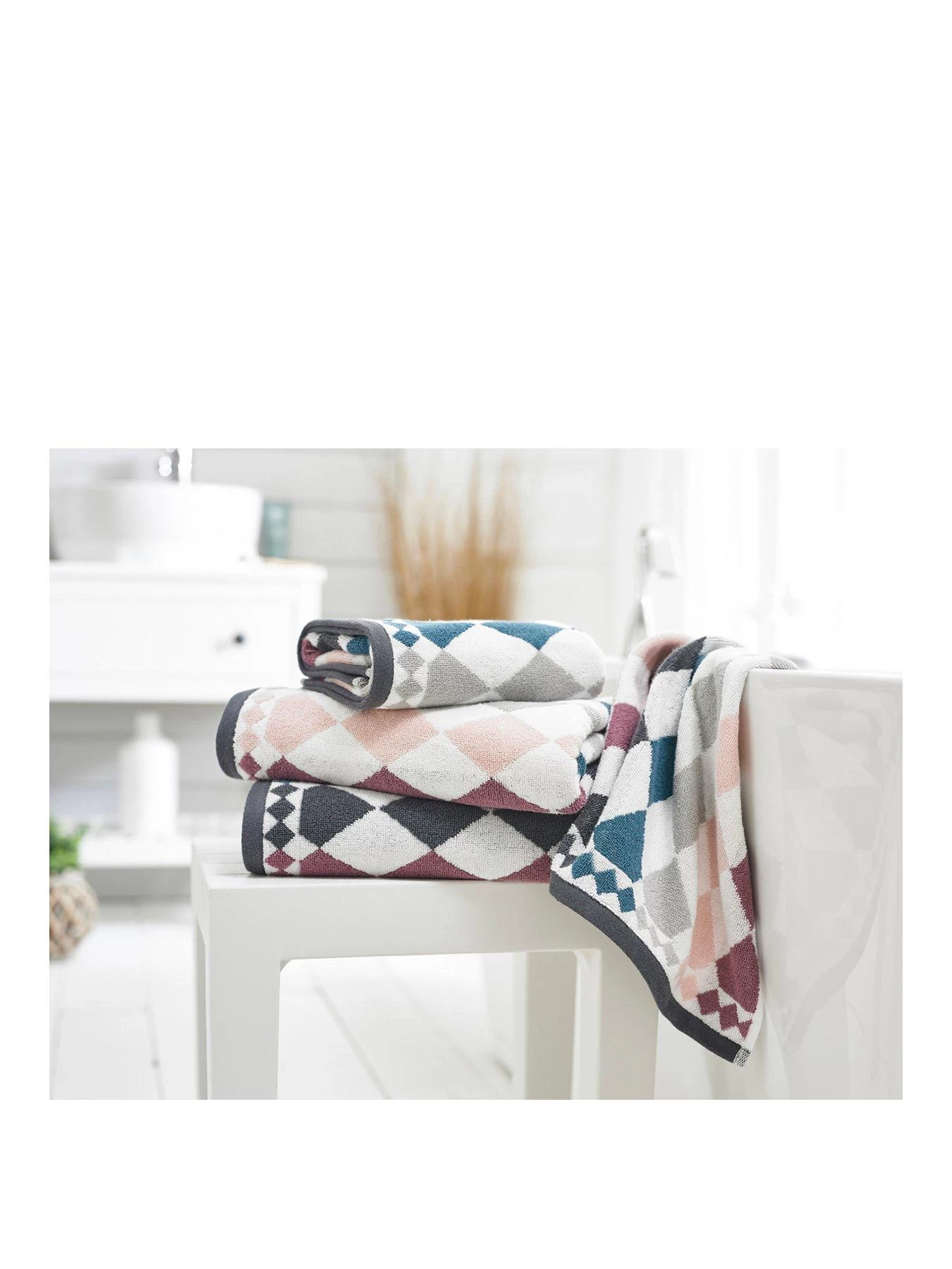 Deyongs Bliss Diamond Bath Towel 550GSM 3 Deyongs Bliss Diamond Bath Towel 550GSM