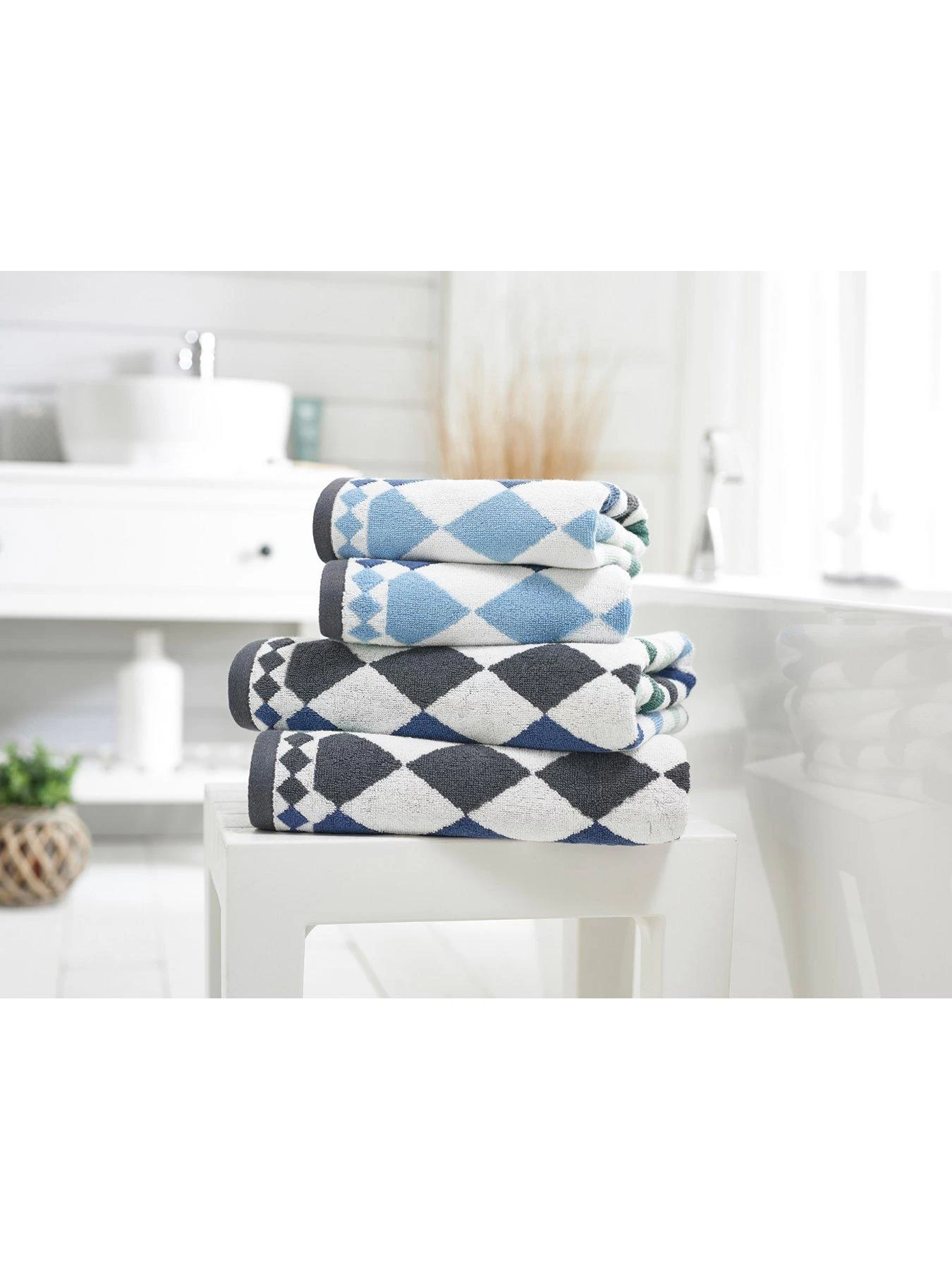 Deyongs Bliss Diamond Bath Towel 550GSM 4 Deyongs Bliss Diamond Bath Towel 550GSM - Image 2