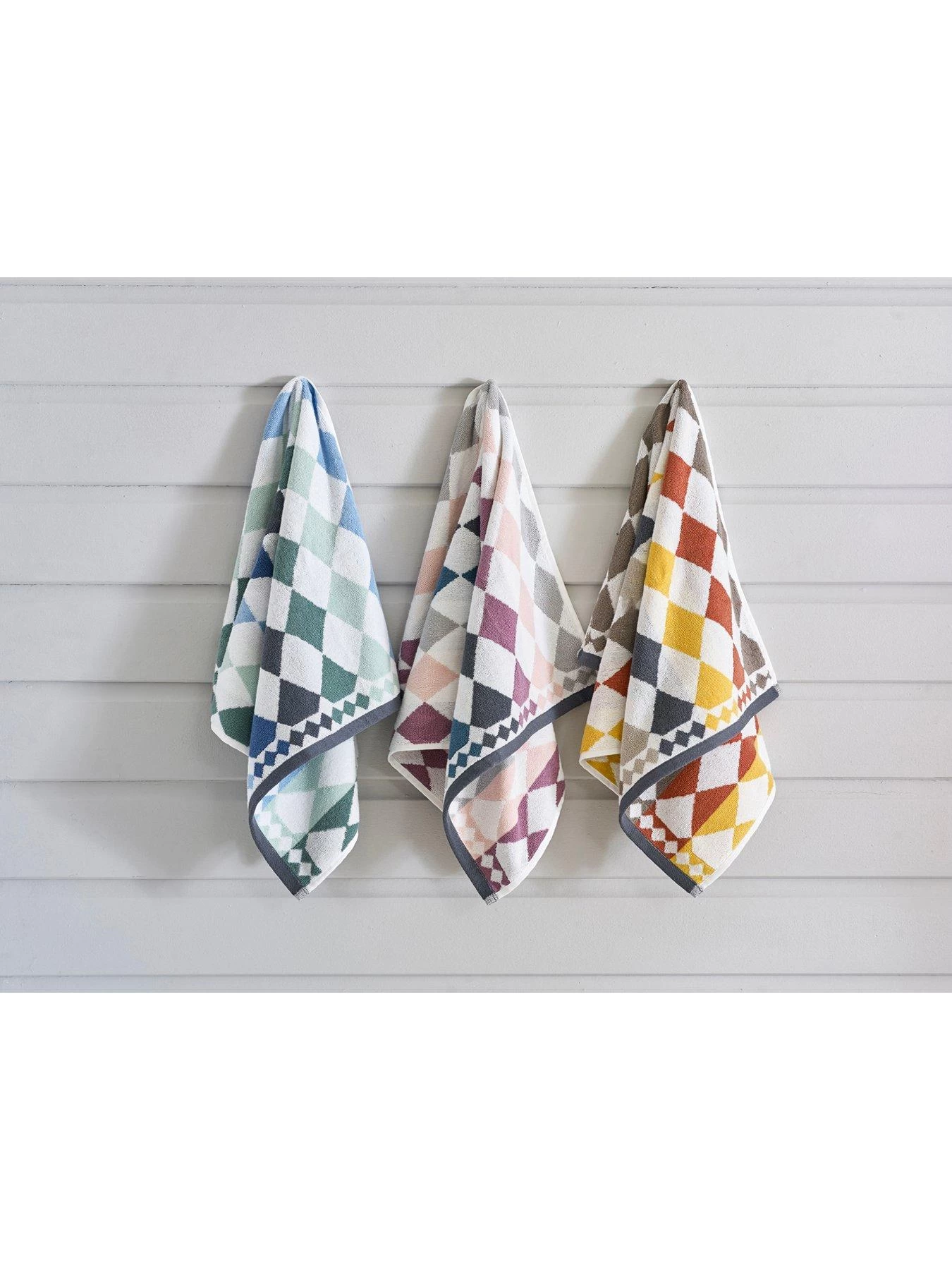 Deyongs Bliss Diamond Bath Towel 550GSM 6 Deyongs Bliss Diamond Bath Towel 550GSM - Image 4