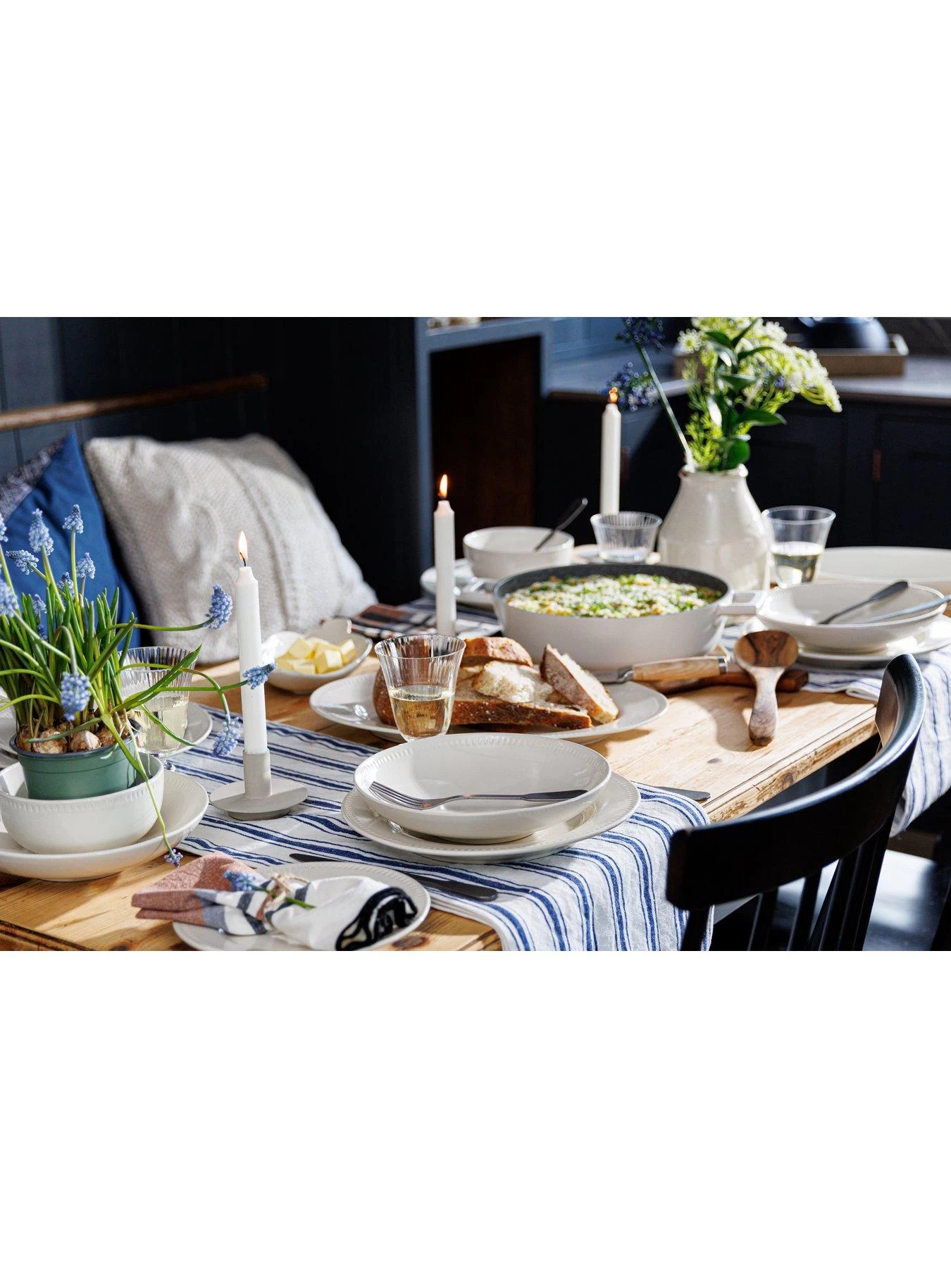 Mikasa Mk Cotton Linen Table Runner Navy Stripe 5 Mikasa Mk Cotton Linen Table Runner Navy Stripe - Image 3