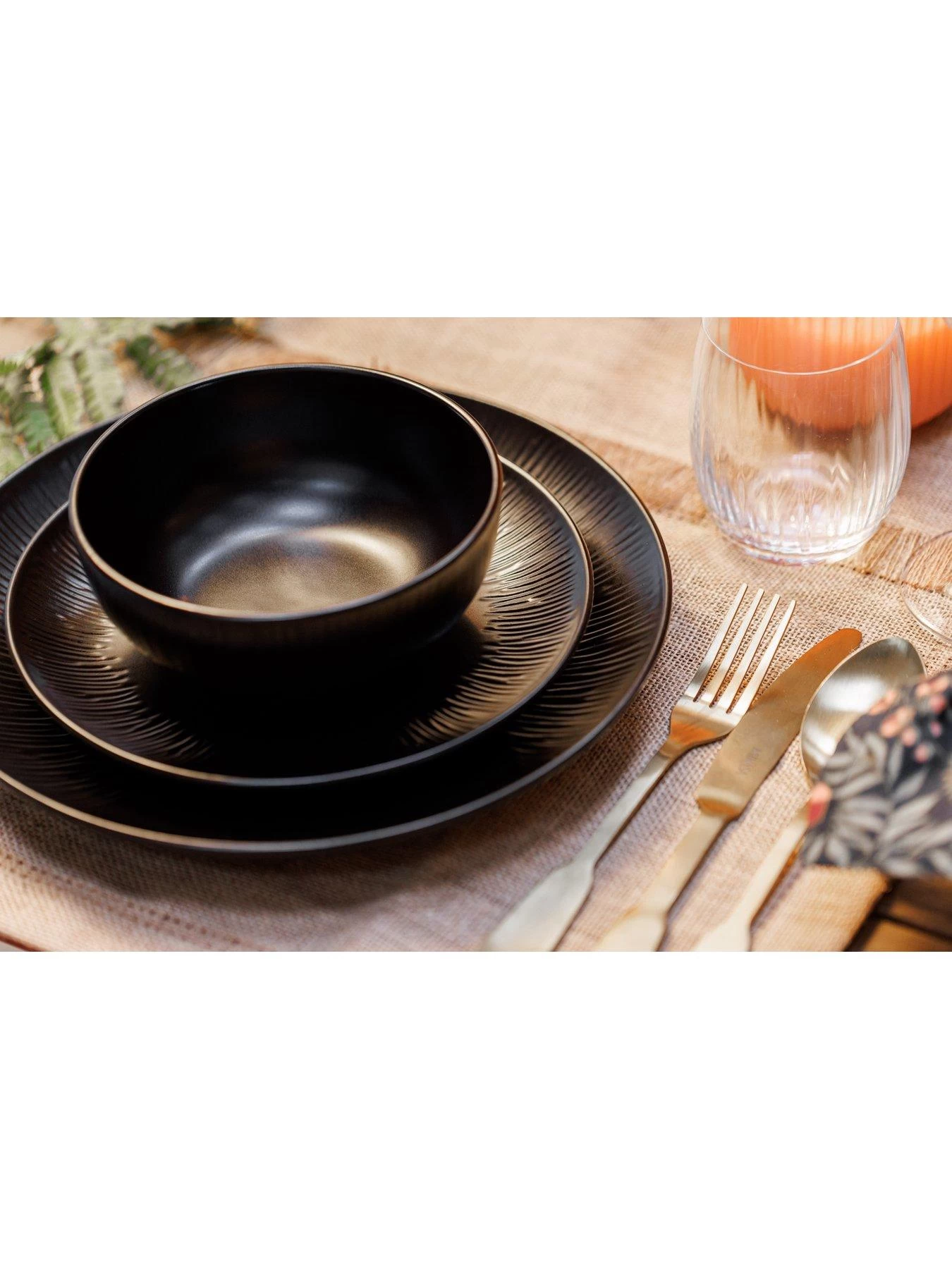 Mikasa Jardin Midnight 12-Piece Dinner Set 4 Mikasa Jardin Midnight 12-Piece Dinner Set - Image 2