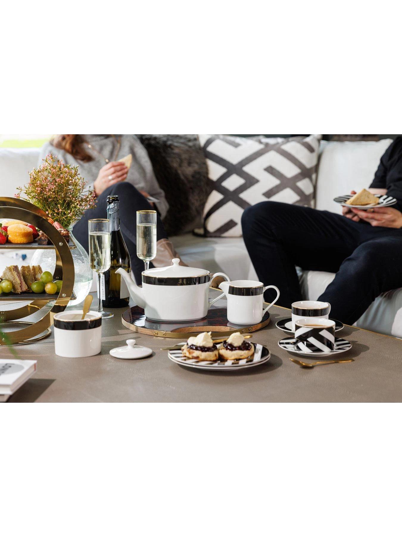 Mikasa Luxe Deco Sugar Pot And Creamer Set 7 Mikasa Luxe Deco Sugar Pot And Creamer Set - Image 5